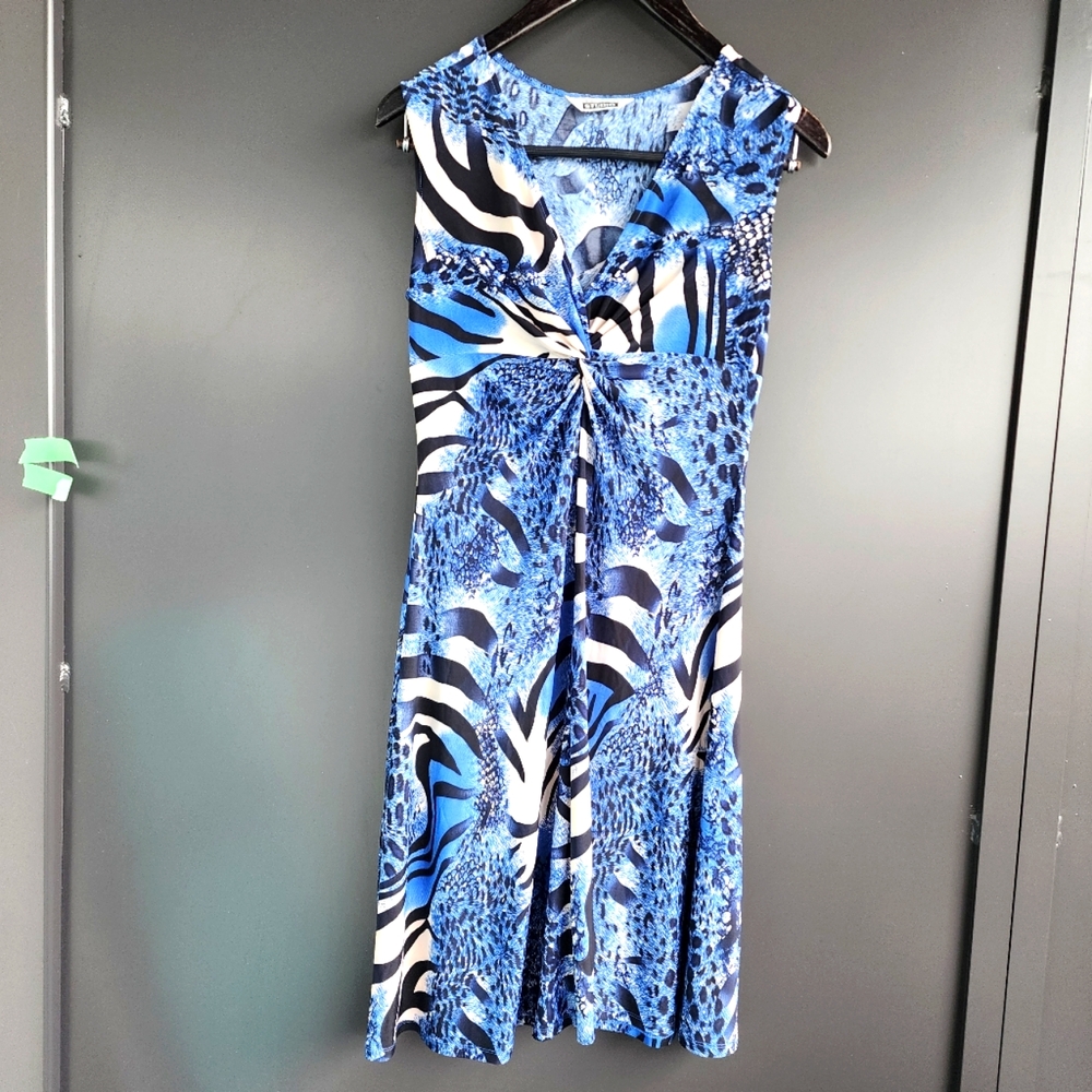 EUC ANIMAL PRINT BLUE/BLACK/WHITE SLEEVELESS MIDI DRESS - SIZE MEDIUM